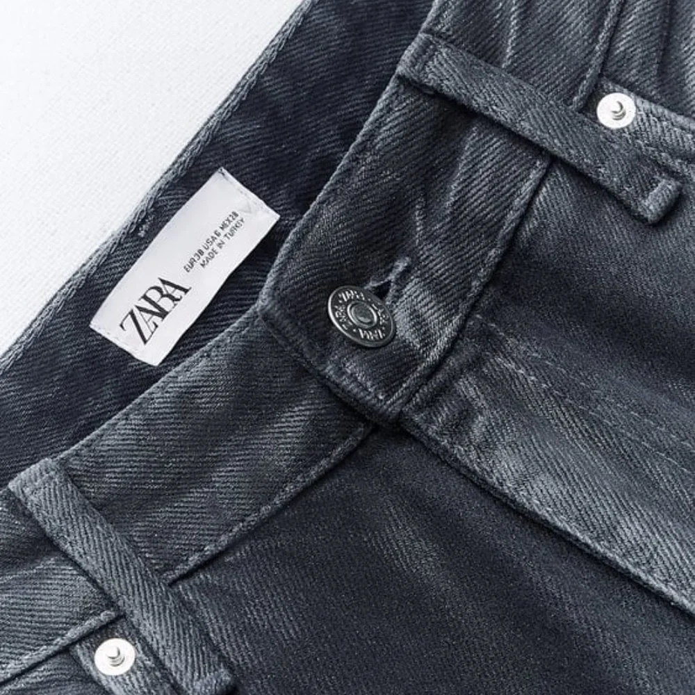 ZARA MID RISE LOOSE FIT FOIL JEANS - Picture 3 of 10